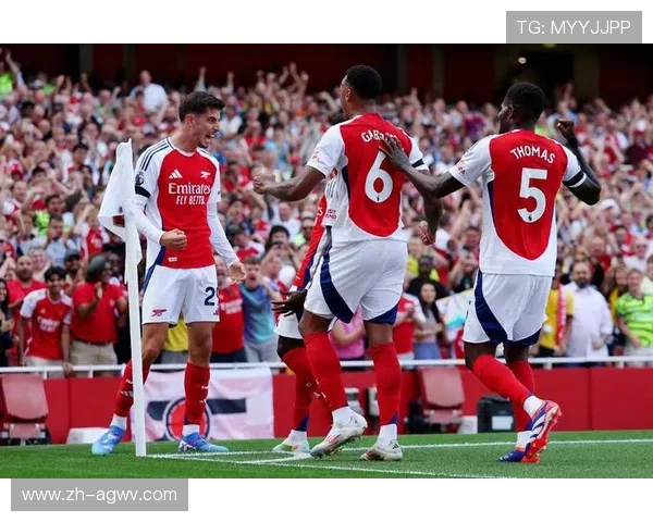 英超狼队新球衣配色与球迷反响